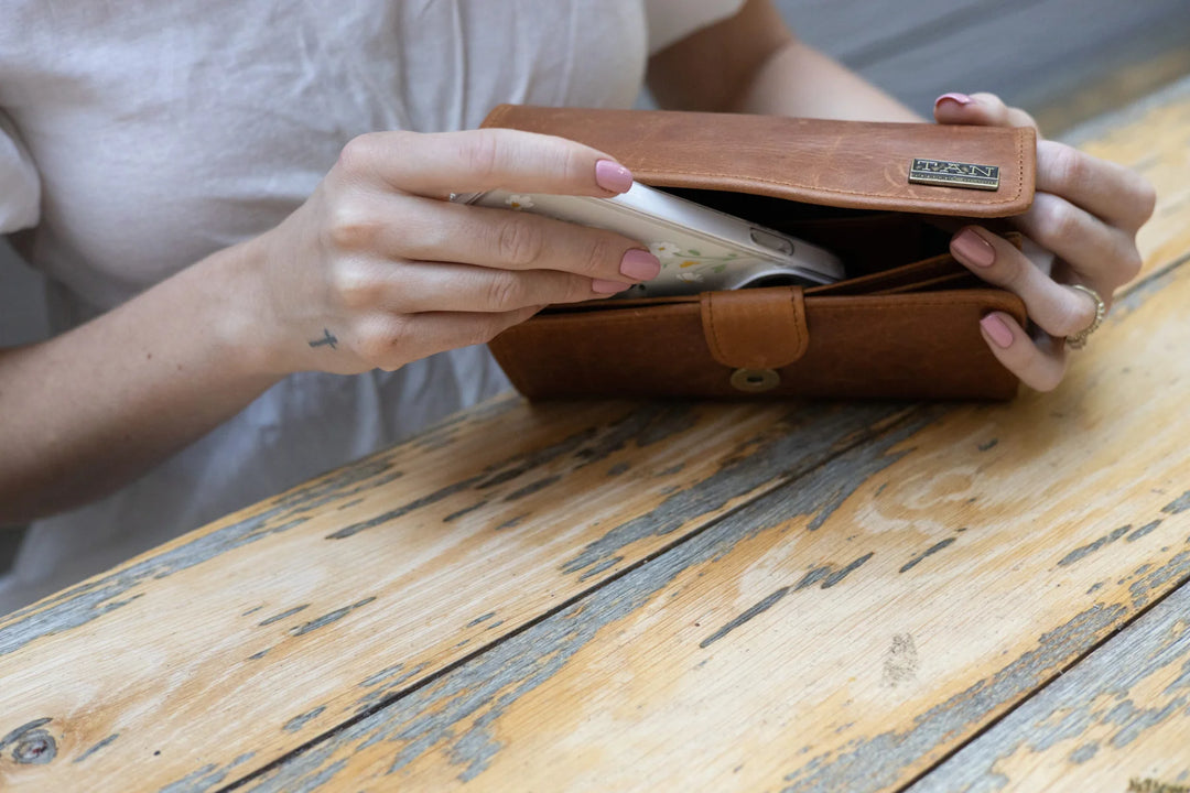 Lauren ladies Leather Wallet