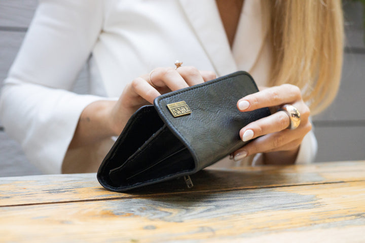 Lauren ladies Leather Wallet