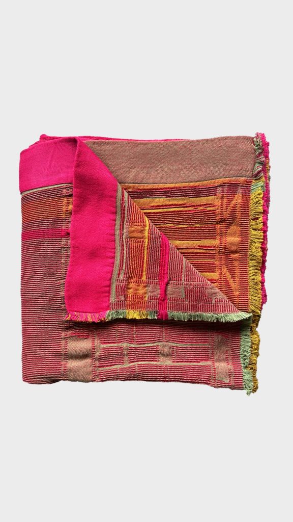 Flamboyant Throw 135 X 180 CM / 53’’ X 71‘‘