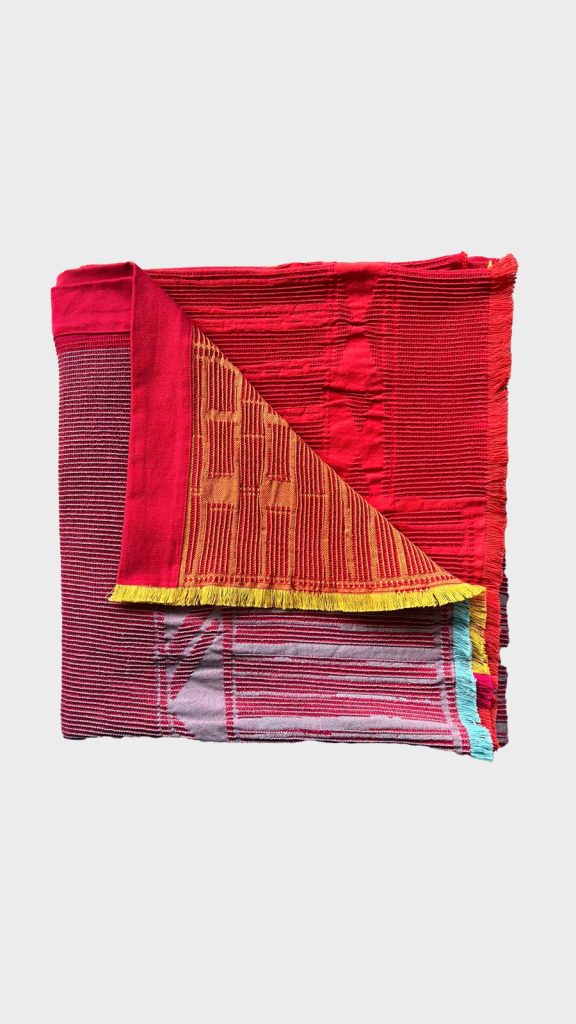 Flamboyant Throw 135 X 180 CM / 53’’ X 71‘‘