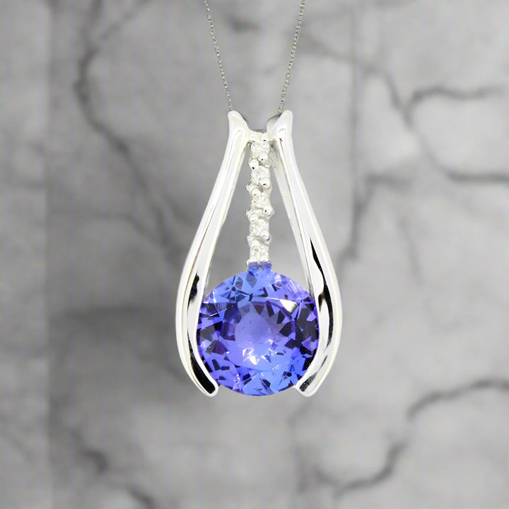 Round Tanzanite Pendant with Diamonds - 9ct White Gold with 1 x 7mm Round Tanzanite and 5 x 0.01ct Dia(GH/SI) &amp; Chain 45cm