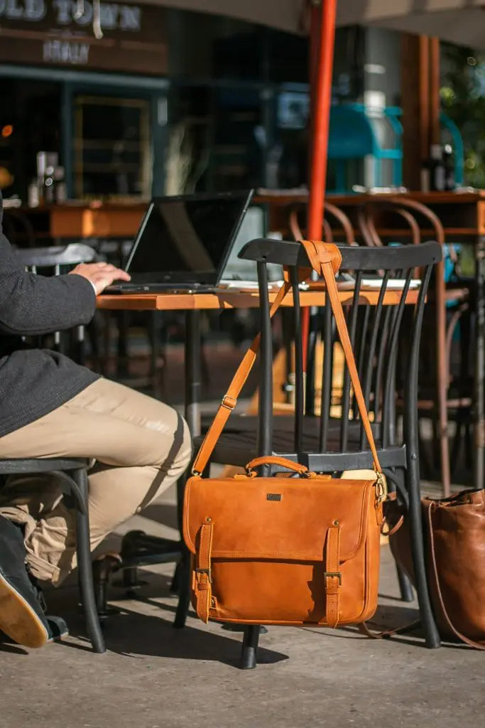 Alex Laptop Bag Toffee