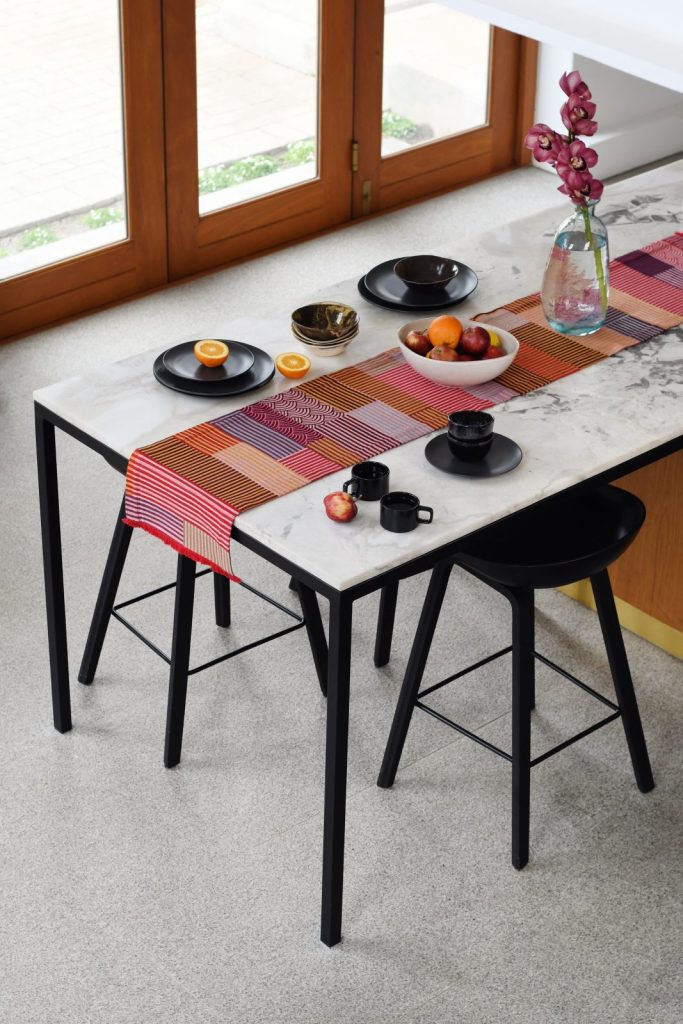 Gondissa Table Runners - Scallop &amp; Stripes 33x192cm / 13"x76"