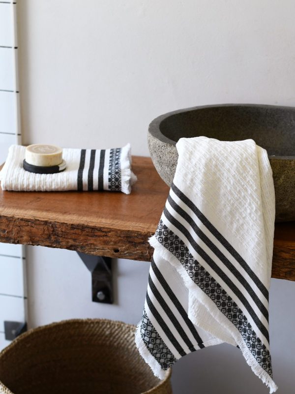 Danakil Hand Towels 55 x 95 cm / 24″ x 37 “