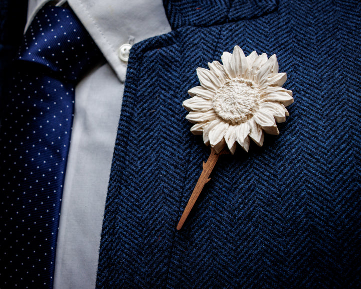 Boutonique - Elegant Floral Fastening Walnut | Premium Wedding Accessory - Small Boutoniques 70mm