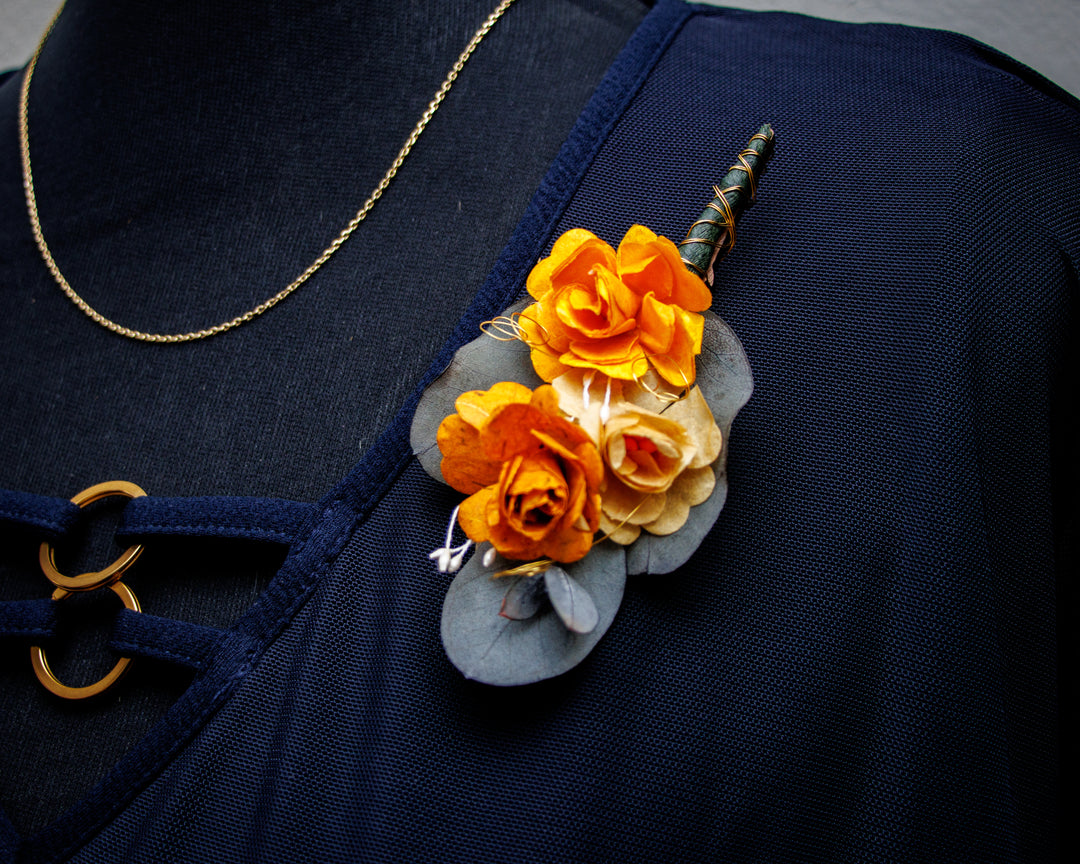 Boutonique - Elegant Floral Fastening Walnut | Premium Wedding Accessory - Small Boutoniques 70mm