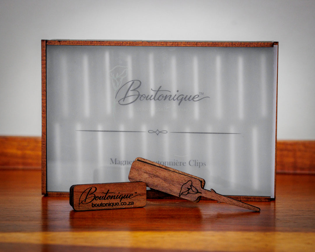 Boutonique - Elegant Floral Fastening Walnut | Premium Wedding Accessory - Standard Boutoniques 90mm