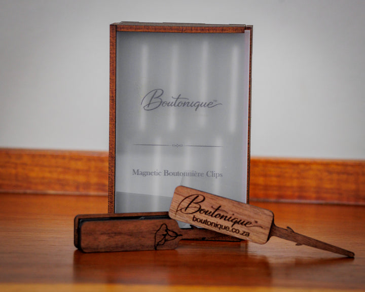 Boutonique - Elegant Floral Fastening Walnut | Premium Wedding Accessory - Standard Boutoniques 90mm