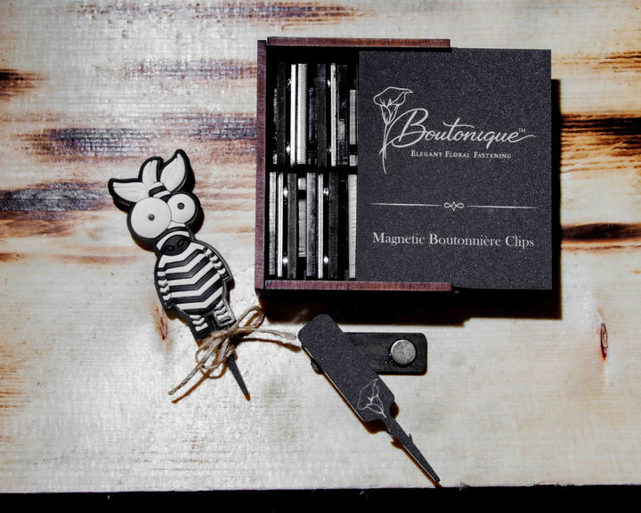 Boutonique - Elegant Floral Fastening Black Panther | Premium Wedding Accessory - Small Boutoniques 70mm
