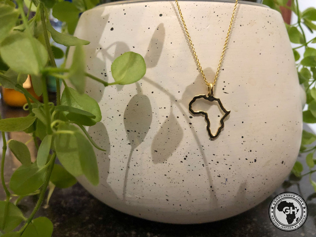 Petite Map of Africa Yellow Gold Outline Pendant &amp; Chain 45cm