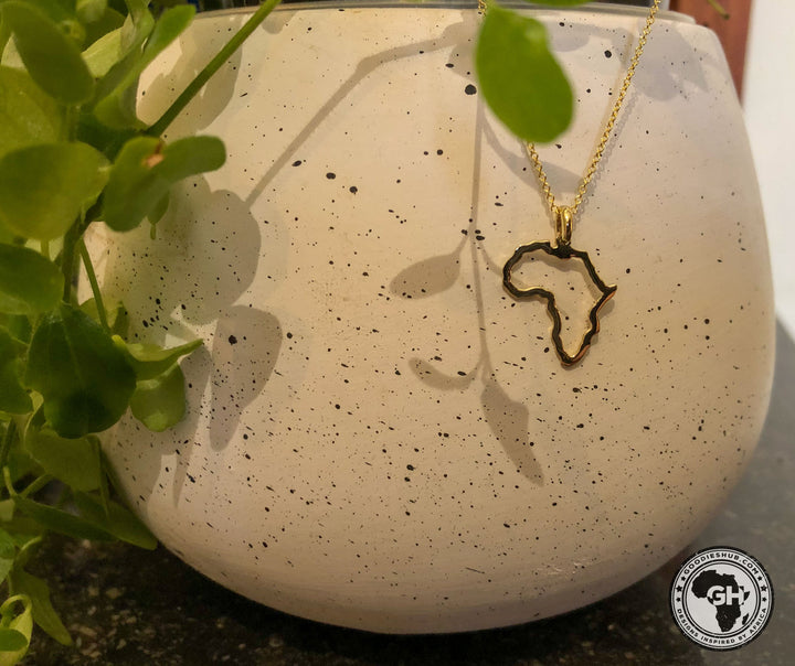 Petite Map of Africa Yellow Gold Outline Pendant &amp; Chain 45cm