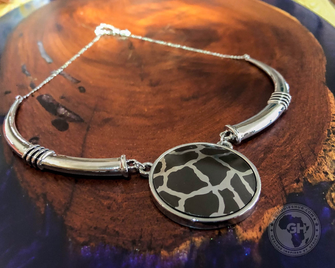 Necklace Engraved - Giraffe Tusk Design