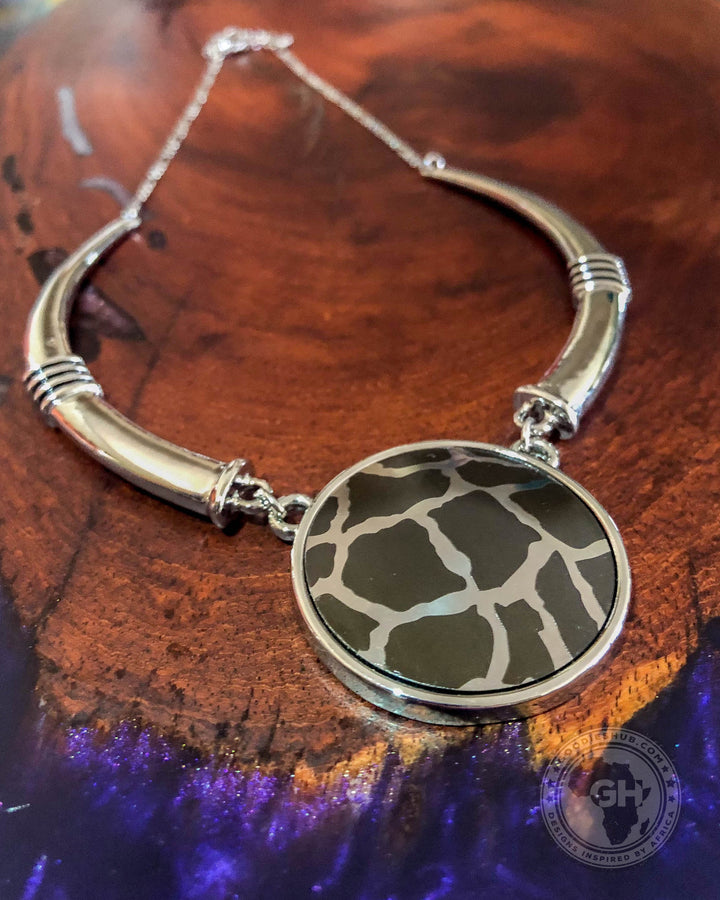 Necklace Engraved - Giraffe Tusk Design