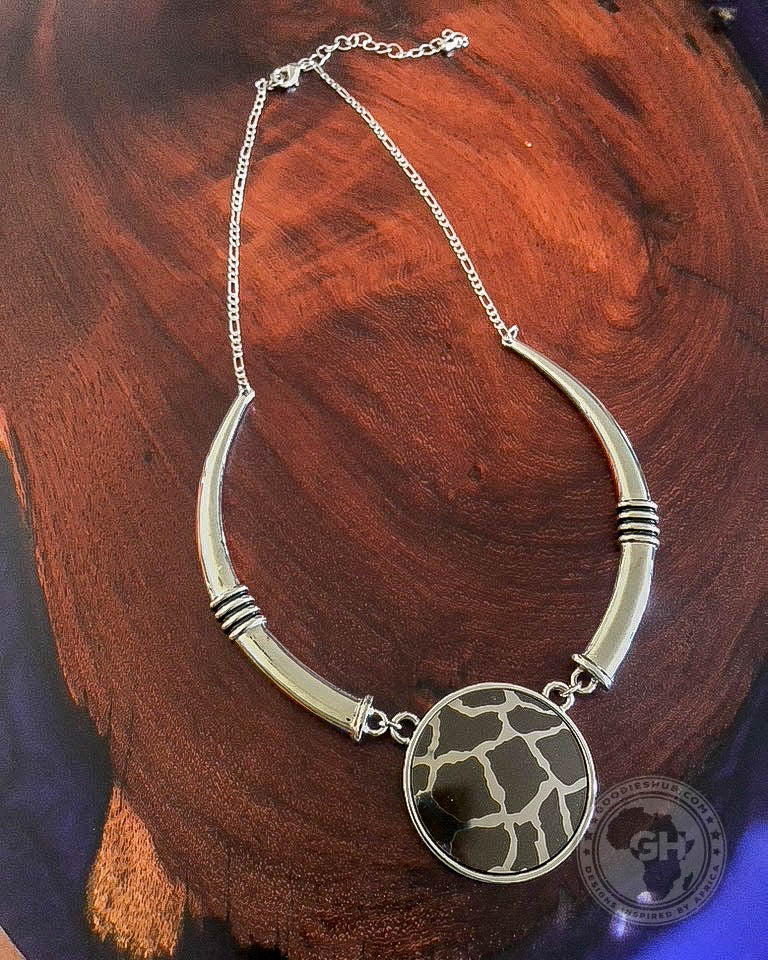 Necklace Engraved - Giraffe Tusk Design