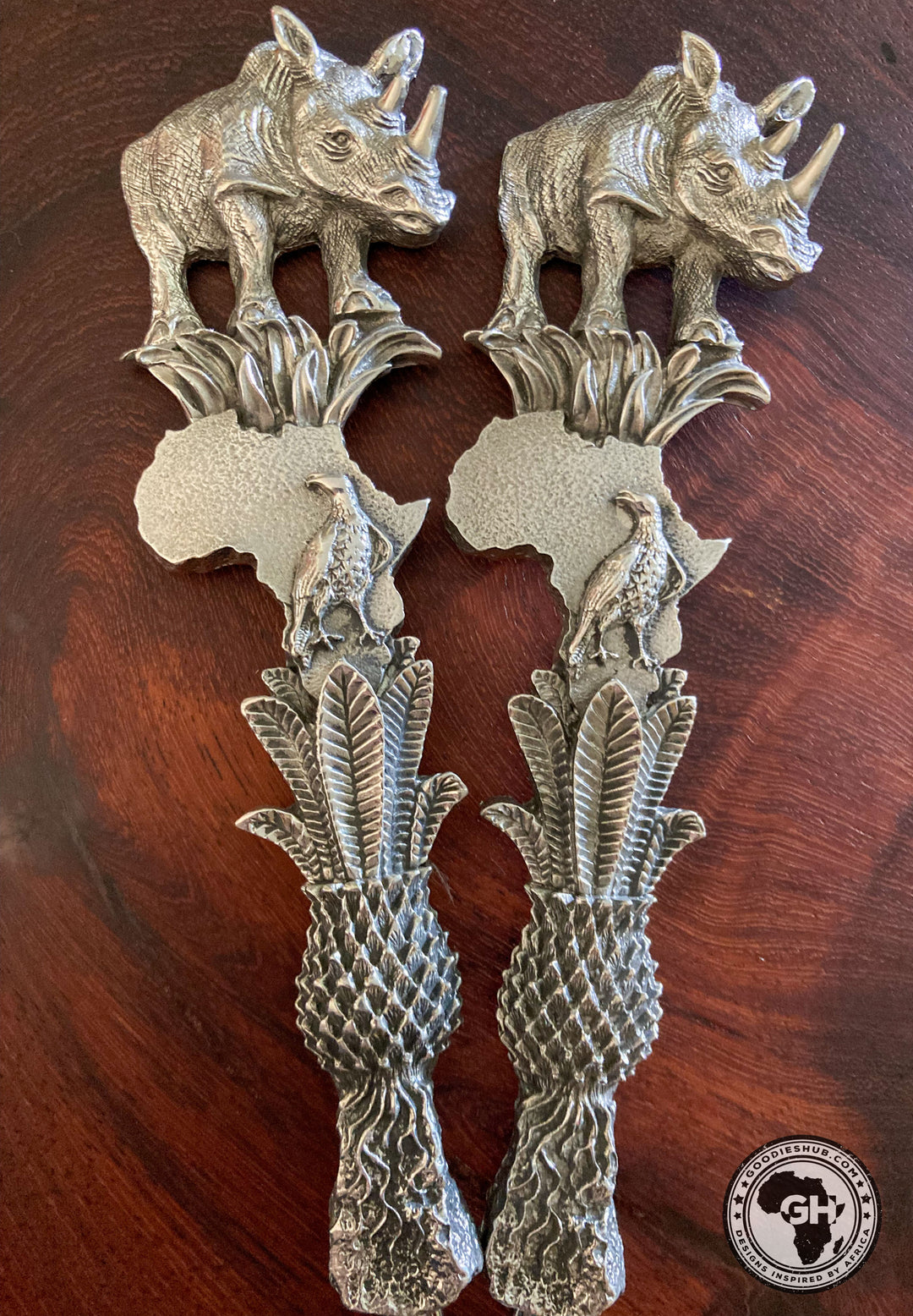 Rhino Africa Salad Server - Earthangel