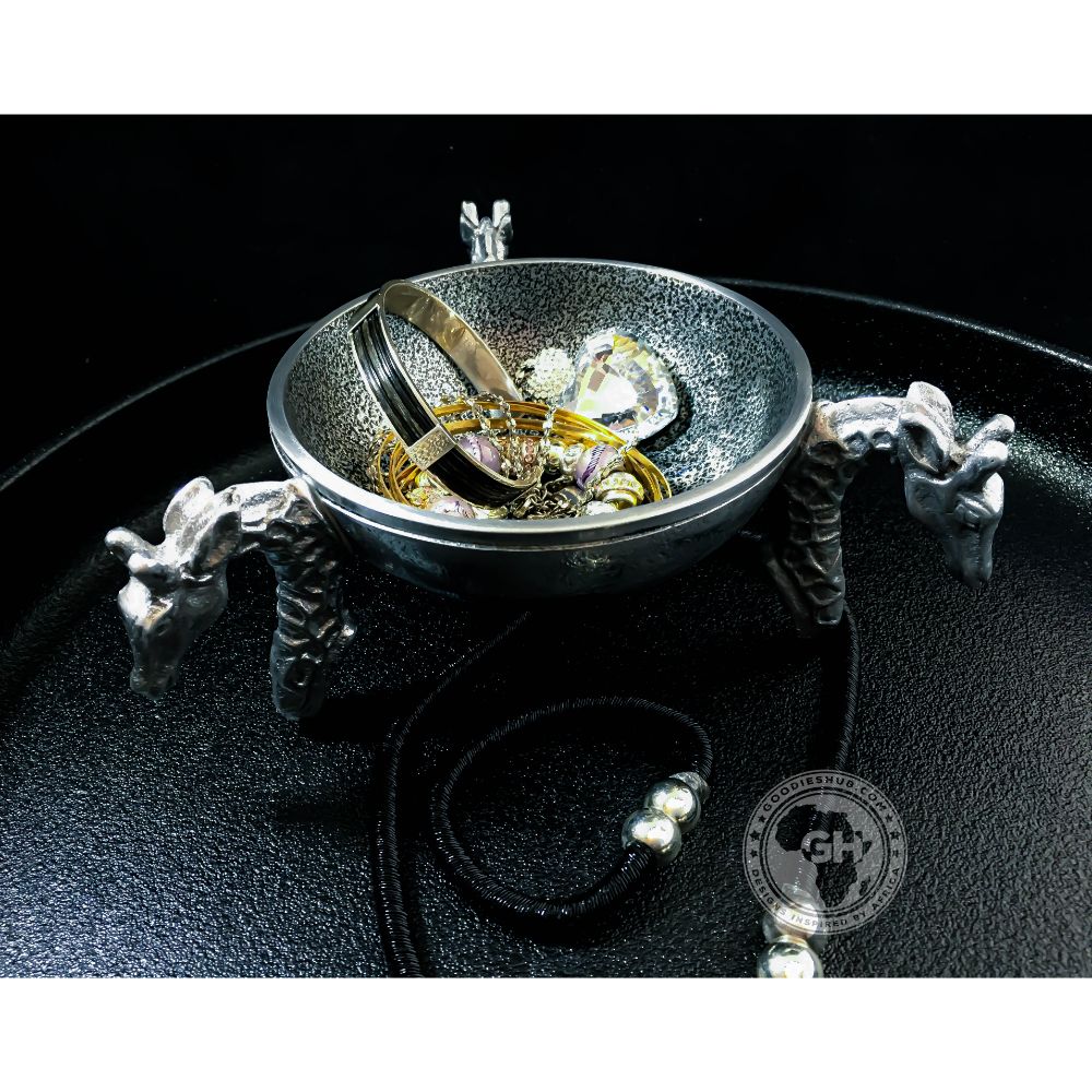 Giraffe Snack Bowl Small - Lamu Aluminium Tableware