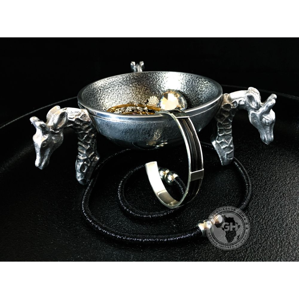 Giraffe Snack Bowl Small - Lamu Aluminium Tableware