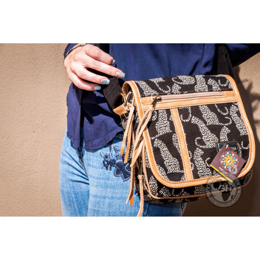 Mongoose Passport Bag