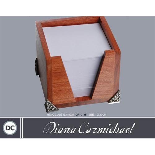 Memo Cube 10x10cm With Paper Refill - Crystal D&